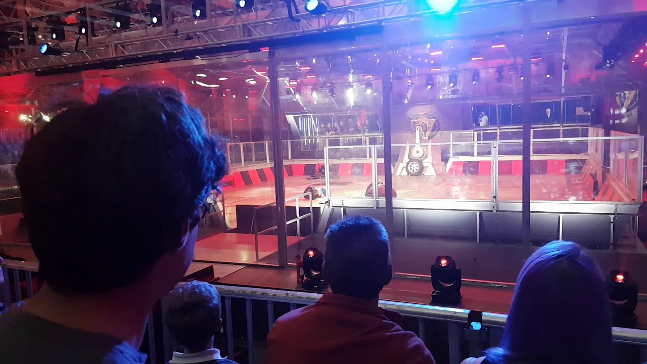 Expulsion vs Push to Exit - Robot Wars series 10 audience footage