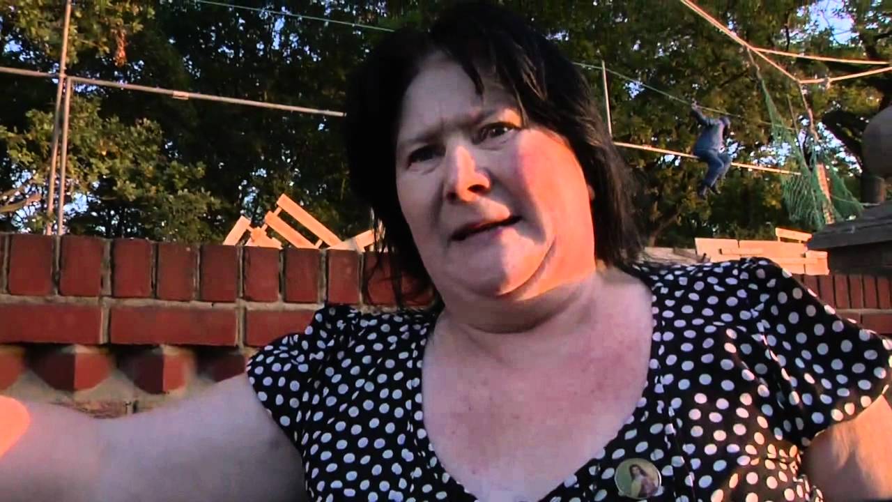 Film backdrop image for Dale Farm evictions: riot police force Travellers from site (2011)