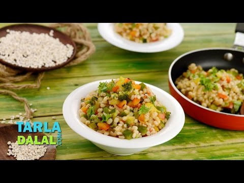 Barley Khichdi, Recipe in Hindi (बालीॅ खिचड़ी) by Tarla Dalal
