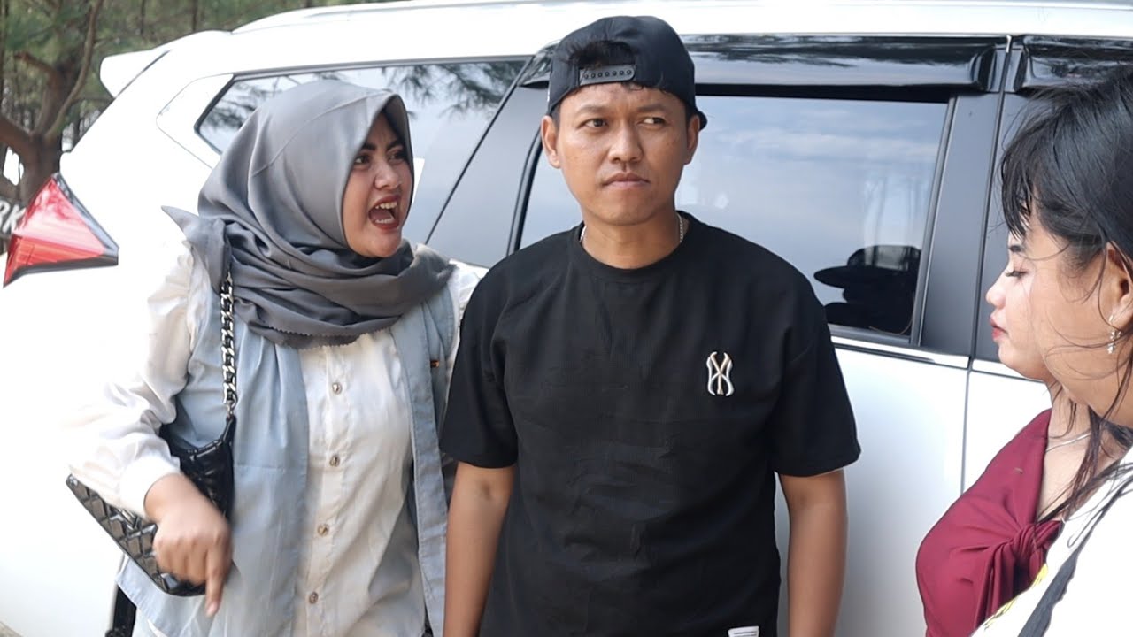 GADIS CANTIK HINA MANTAN DIKIRA MISKIN - PADAHAL BAWA PAJERO SPORT