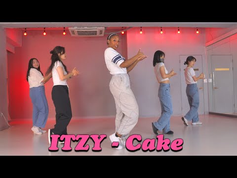 <strong>BRIA</strong> T. ITZY(있지) - &amp;#39;CAKE&amp;#39; Cover DanceㅣGirlgroup K-pop English Class