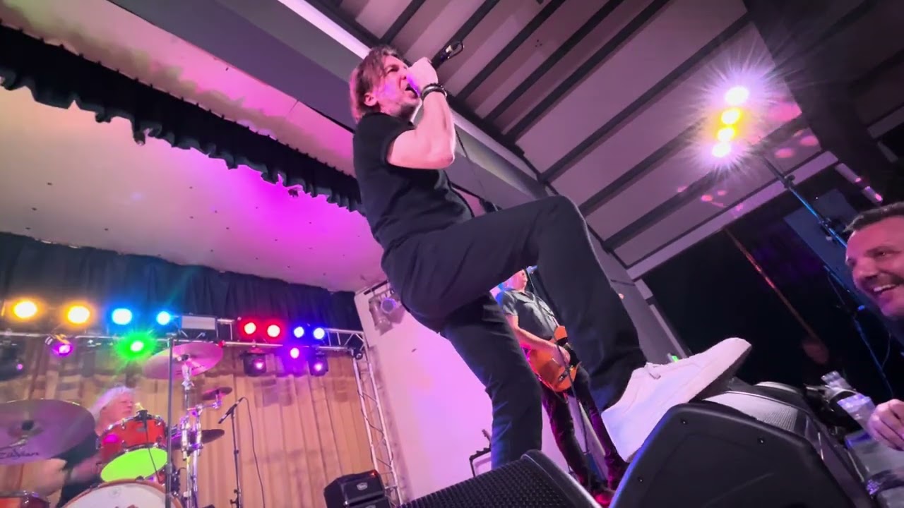 Golden Earring Undercover Live,Weekend love,Long blond animal,When the lady smile’s.