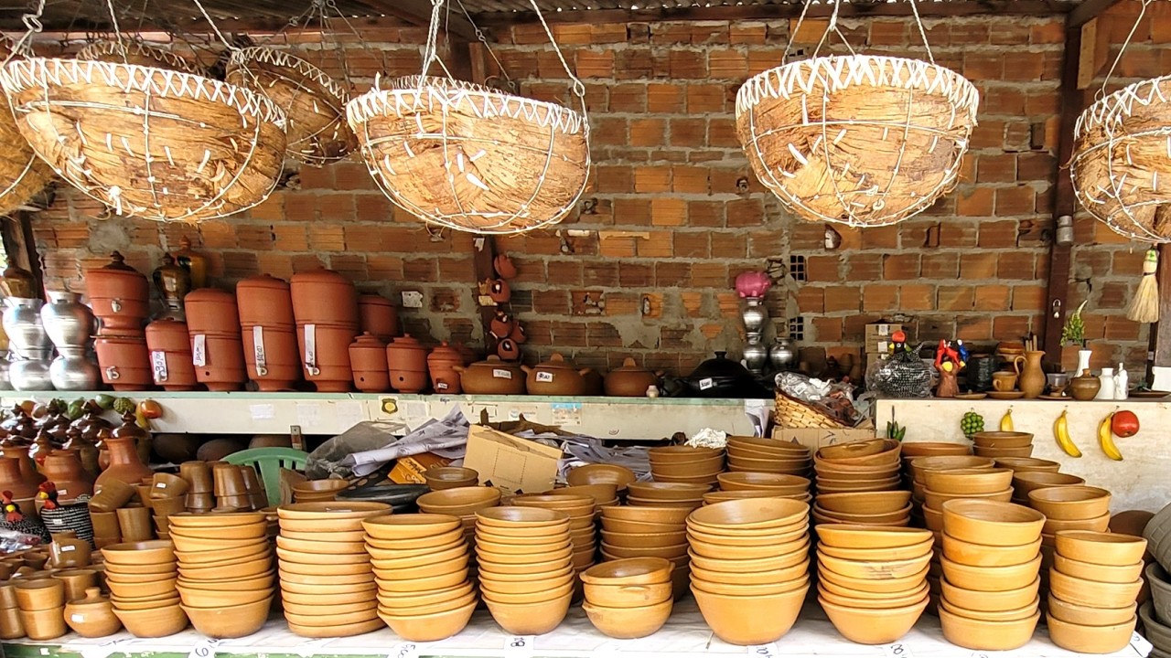 Panelas de Barro na Feira de Caruaru Pernambuco