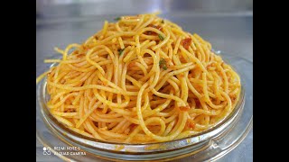 Como fazer macarrão com molho de tomate 🍅/ sequinho, soltinho e amarelinho 🤔