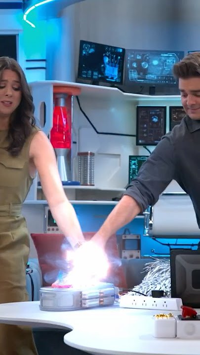 Max & Phoebe use twin powers! 💥 #Shorts