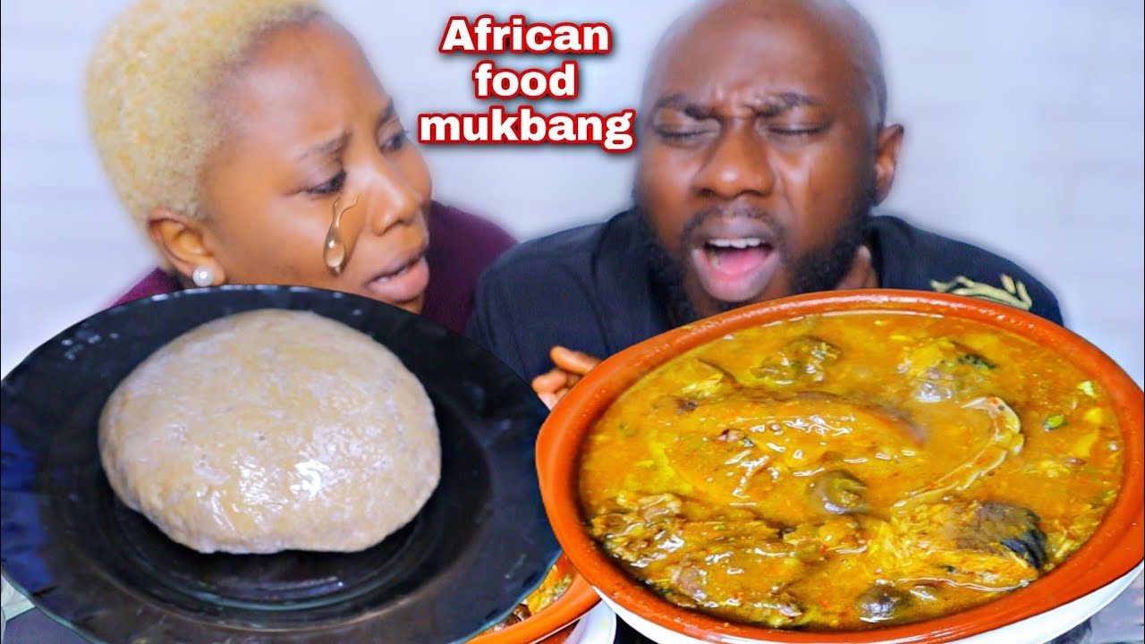 БЕЗУМНЫЙ РОЗЫГРЫШ С УДУШЕНИЕМ НАД ЖЕНОЙ | АФРИКАНСКИЙ МУКБАНГ | ПШЕНИЧНЫЙ ФУФУ И СУП ОГБОНО