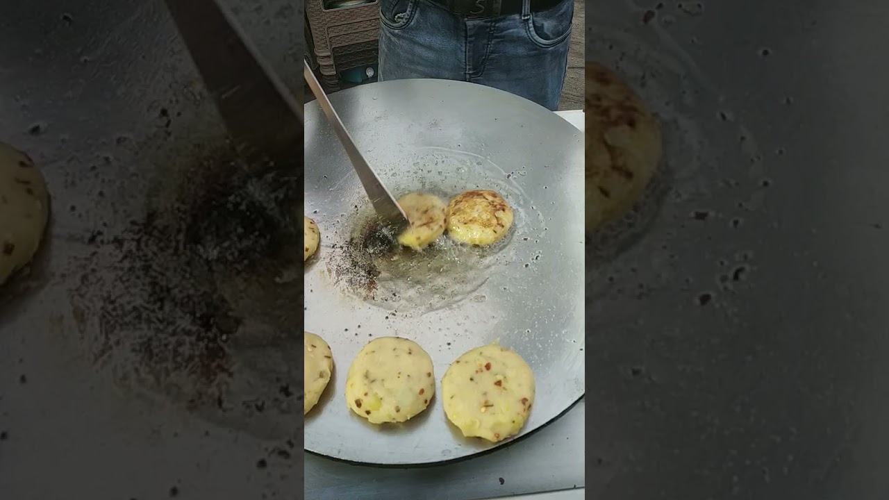 Indori Aloo Tikki in Pune.     