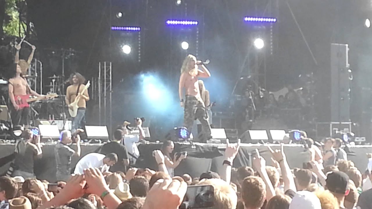 Black Lion Genocide - Puking in the vineyard - Paleo Festival 2012 18/07/2012