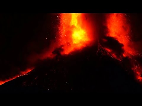 イタリア/エトナ火山が今年も噴火　2022年2月10日（現地）