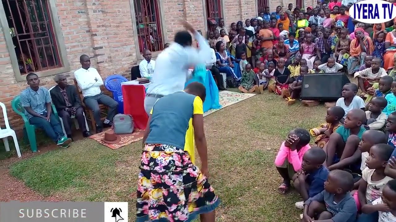 INDIRIMBO YAMATEKA.NDEBERA UMWANA NA PAPA WEE!!! BAFASHE DAIMONI BARATERURA BAHONDA HASI 🤔✍️👈