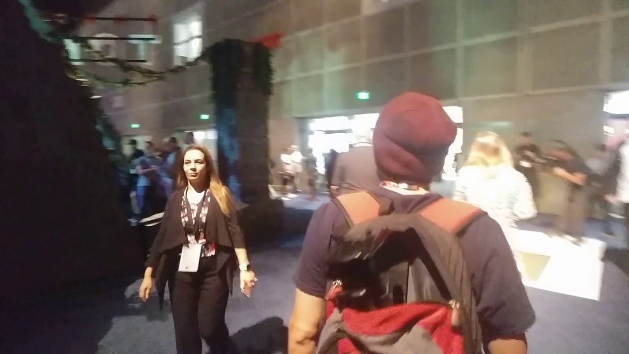 Square Enix E3 2018 Booth tour gaming logo