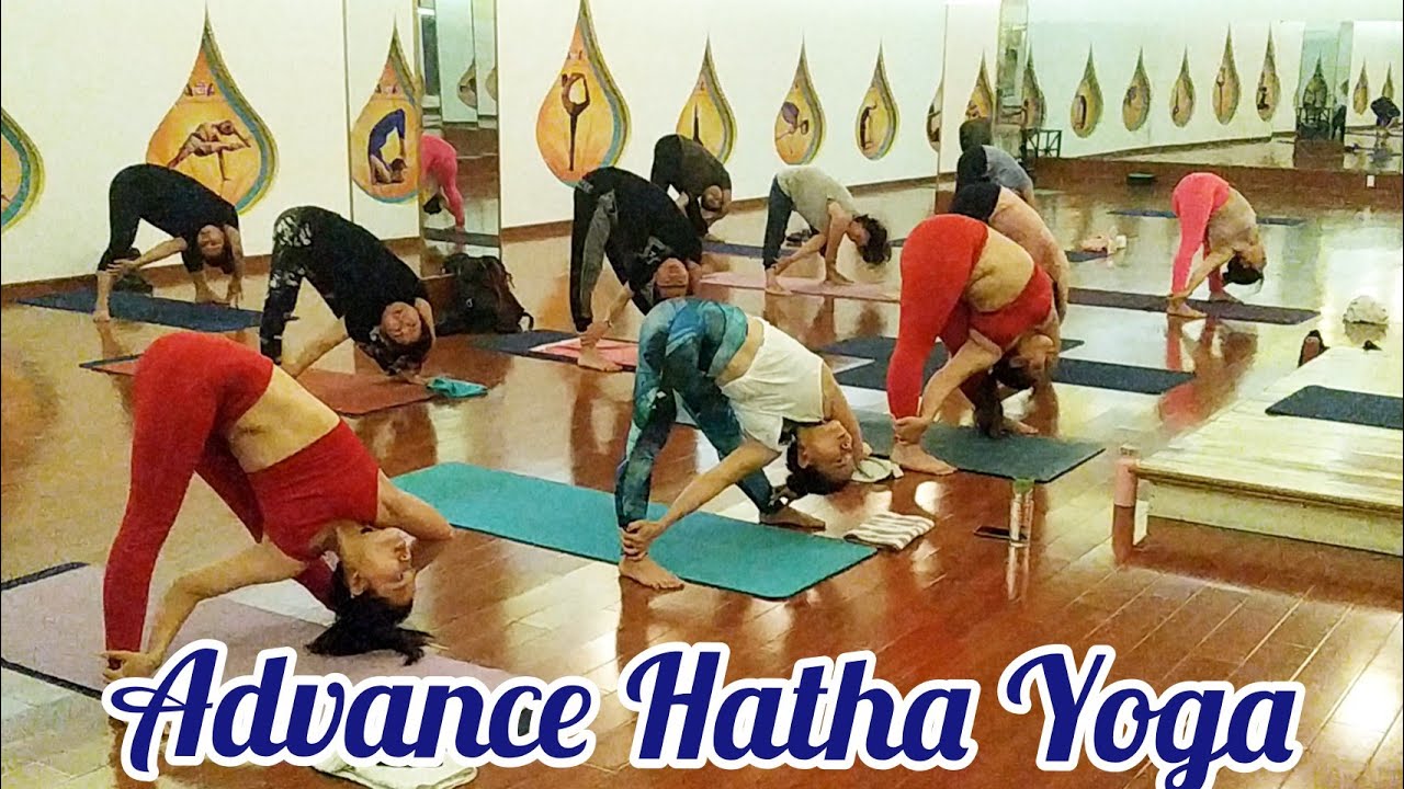 Продвинутая хатха-йога 🔥🔥 | Занятия йогой для скручиваний и растяжек | Занятия йогой во Вьетнаме ...