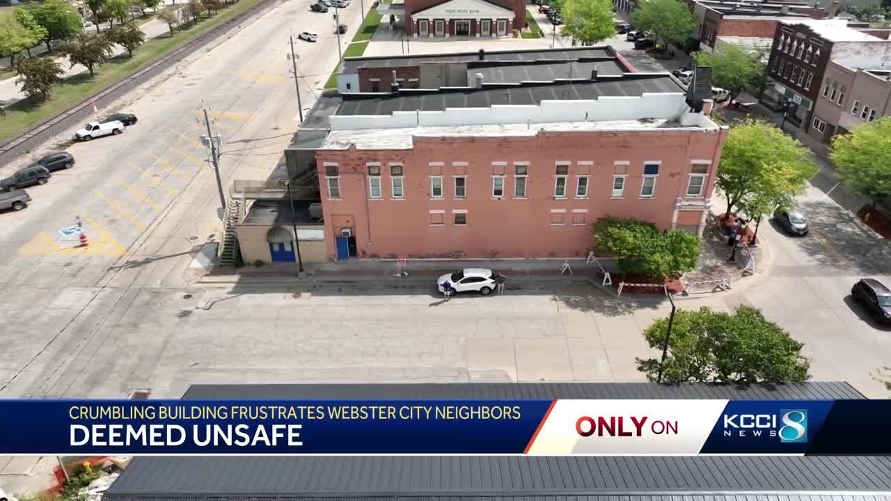 Will crumbling Webster City building be repaired or torn down?