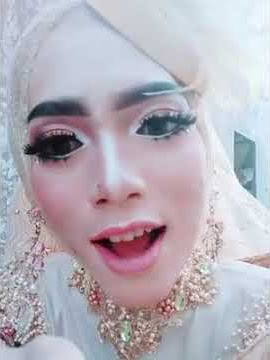 Wong wedok matre...??? Rungokna disit yo?