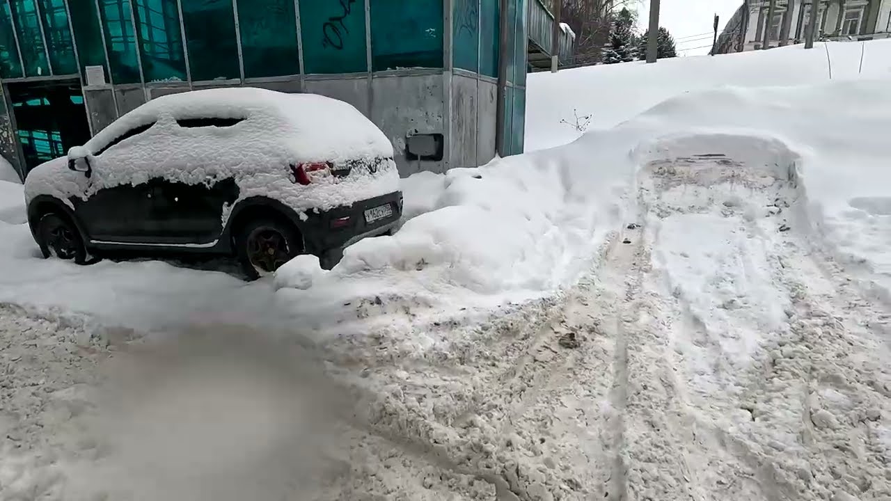 Газеты куплены.Теперь наша задача вырваться  из заснеженного Солнечногорска на  лед озера Сенеж.