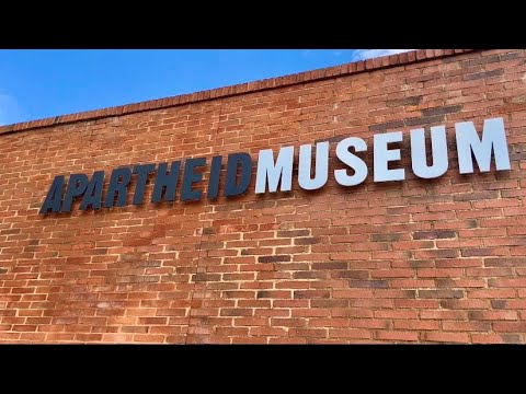 Video: Johannesburgs Apartheid Museum: The Complete Guide