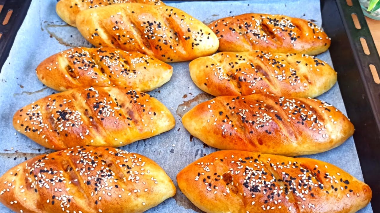 ميني باكيط معمرين باسهل مايكون عجين رطب وحشوة مالحة لذيذة يستحق التجربة لفطور رمضان