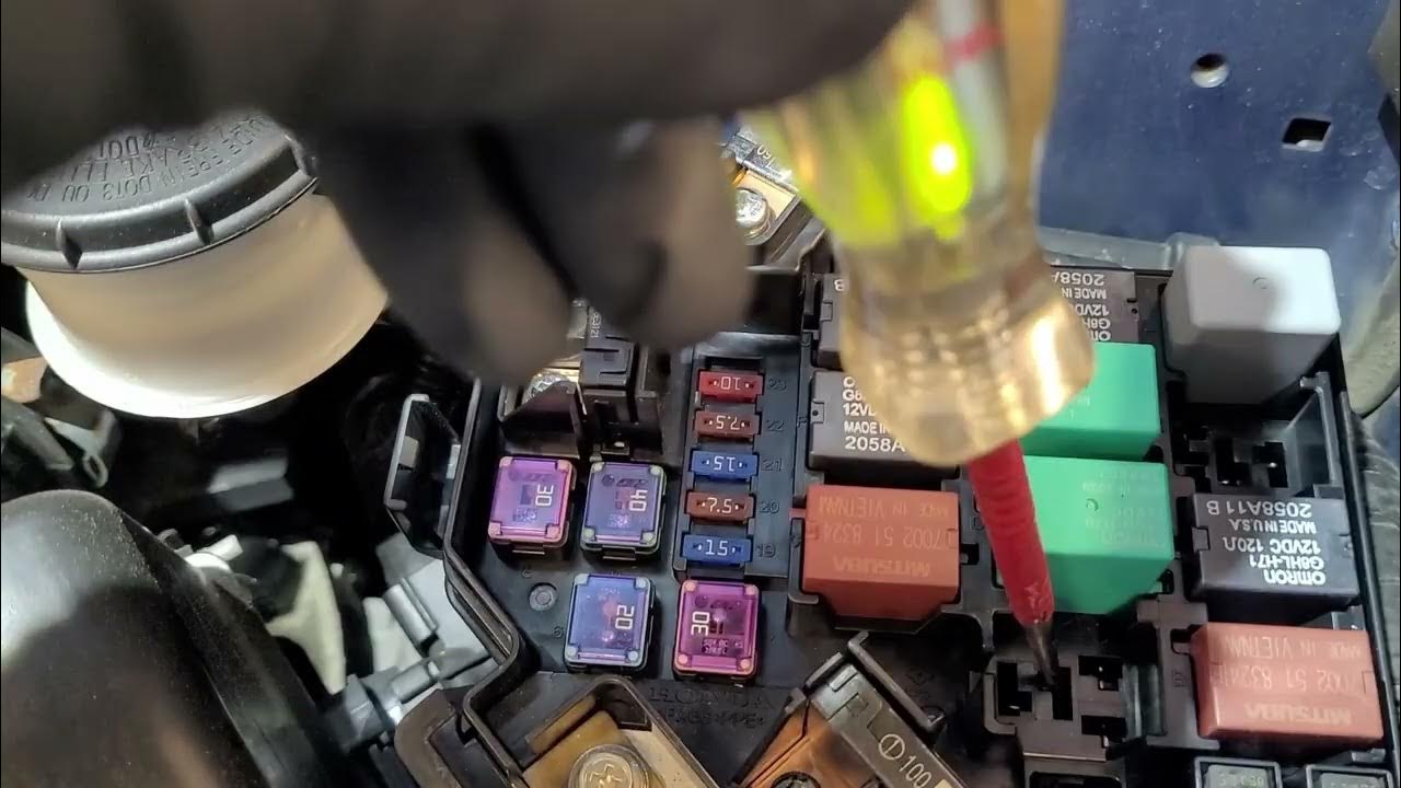 09 Honda Civic AC Compressor Not Engaging, Electrical Problem - YouTube