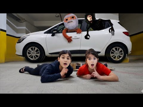 MELİSA NİSA ! THE LOCUST ve GOO GOO GAGA OKULUN ÖNÜNDE ARABAYA BİNDİ BİZİ ARIYOR !!