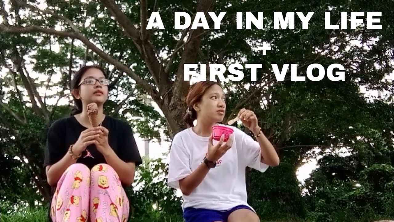 A Day in my Life + First Vlog - YouTube