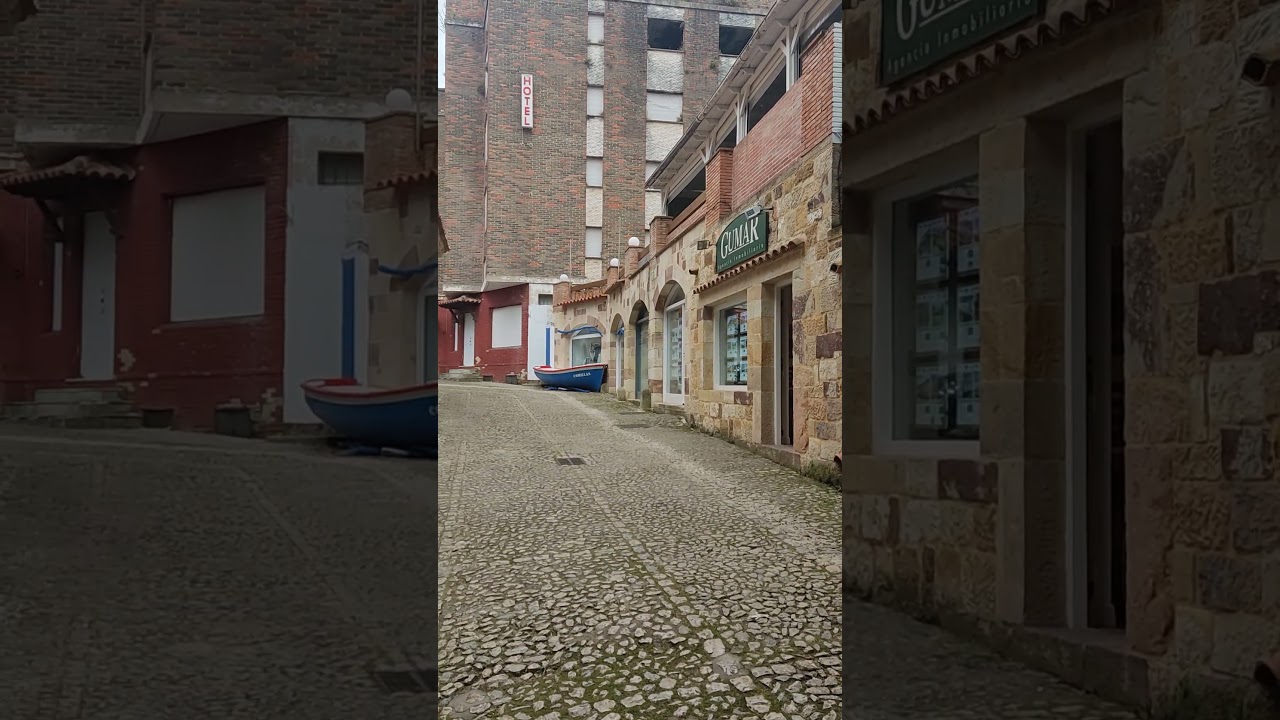 POR AQUI PASARON CORRIENDO , COMILLAS #cantabria #comillas #shorts