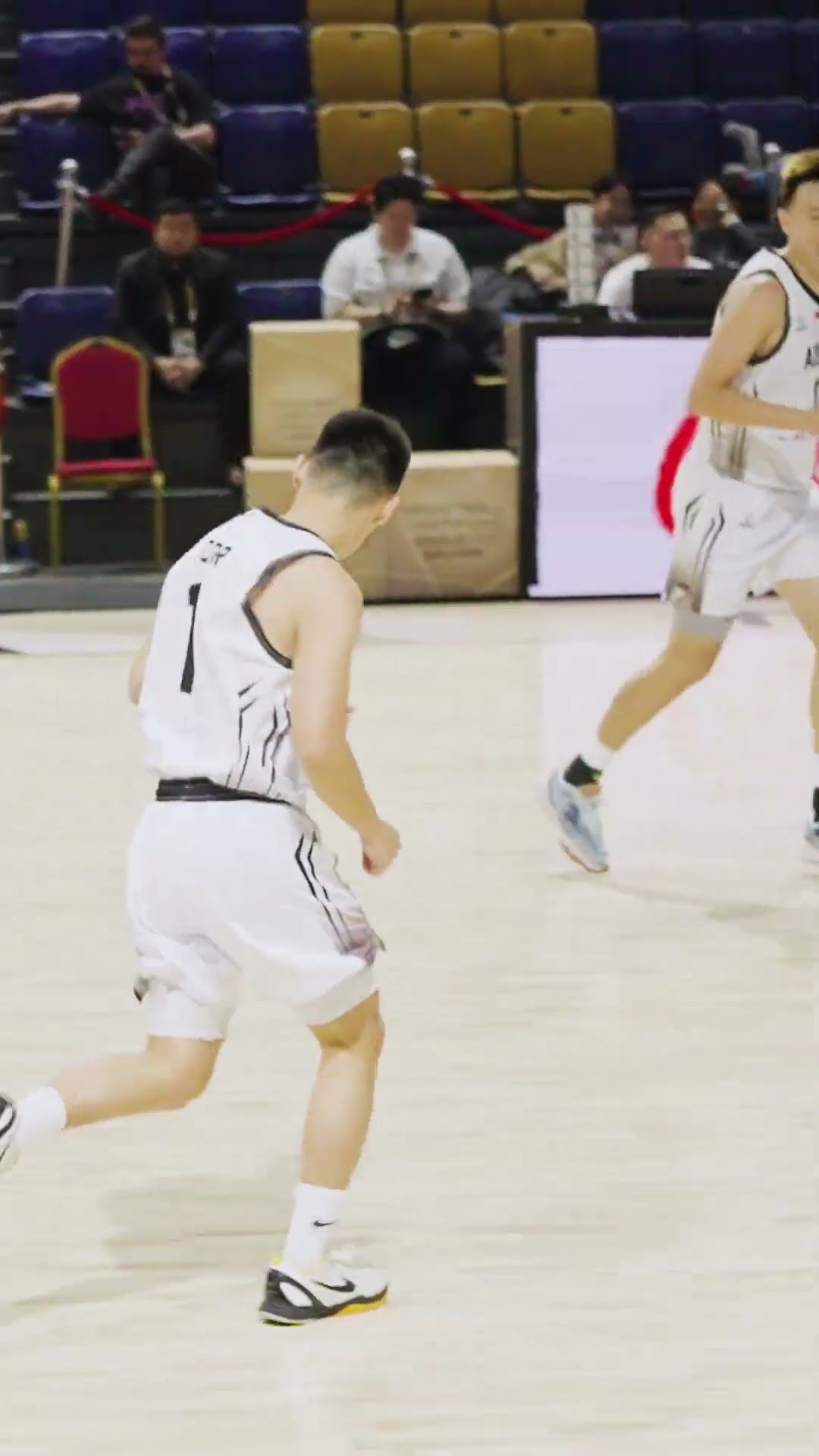 200 IQ basketball play ?