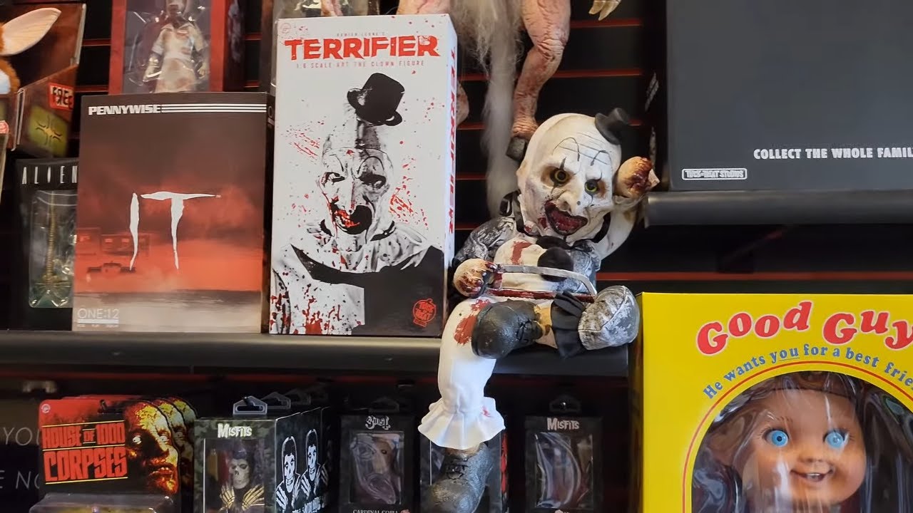 Halloween Store Freaky Findz San Marcos!