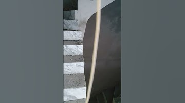 Ốp đá cổ bậc cầu thang