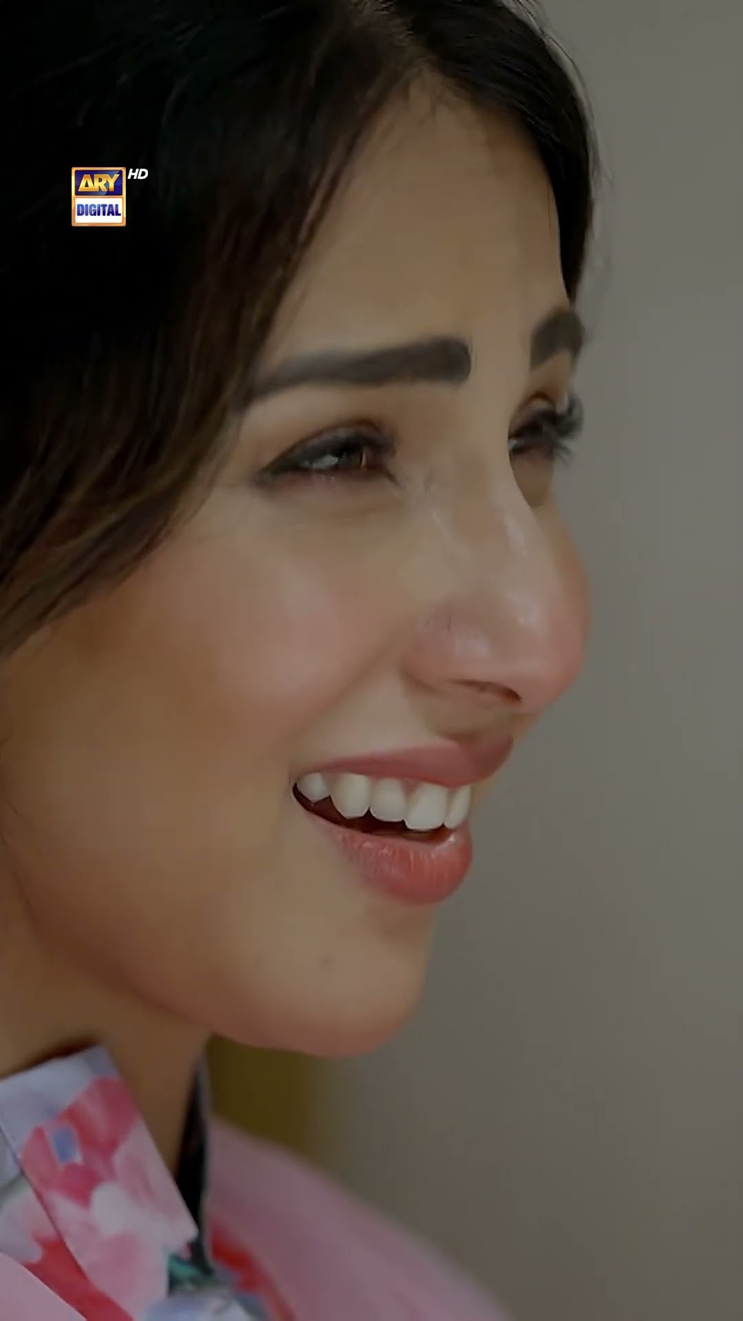 Mere kirdar ki Dhajjiyan ura di, aur ab maafi chahiye ?? | #ushnashah #shorts #ghair