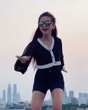 polosan video cewek joget santuy 30 detik || story wa joget ambyar || mentahan cewek joget
