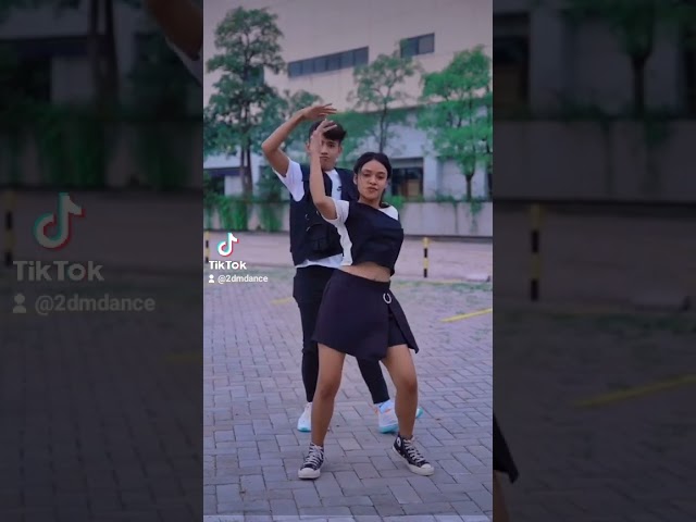 dance yang lagi viral donk class=