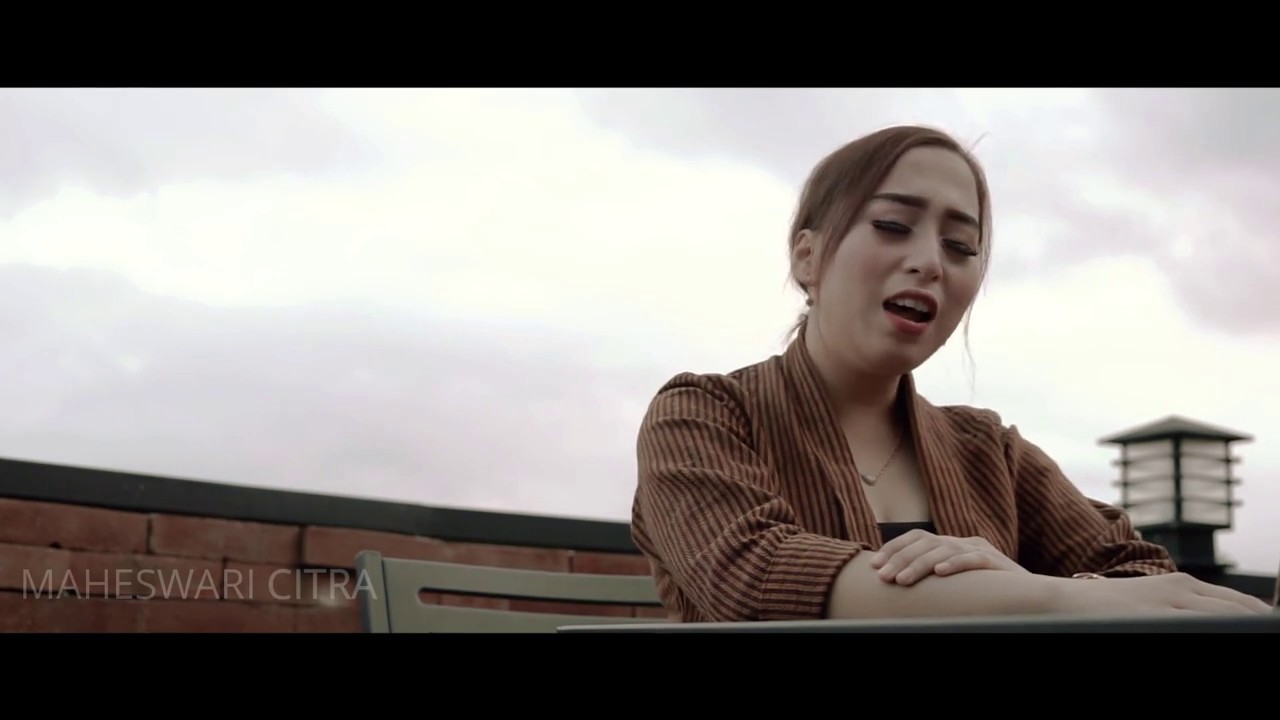 Weird Genius - Lathi (ꦭꦛꦶ)( Maheswari Citra ) (Cover)