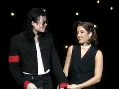 Michael Jackson and Lisa Marie Presley (Jackson) KISS !