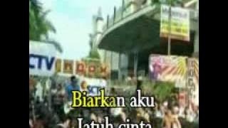 Biarkan Aku Jatuh Cinta - ST 12