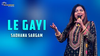 বেশ মিষ্টি একটা গান | Le Gayi | Sadhana Sargam Live Singing