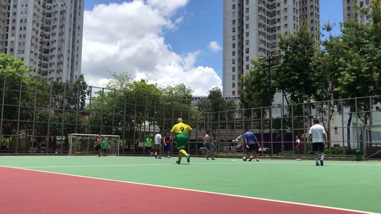 Left back XXL16 with another shot, saved by the keeper.