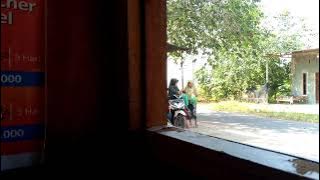 SUASANA WARUNG PINGGIR JALAN YANG TENANG & SEJUK | VIEW PEDESAAN BIKIN DAMAI 🍃16