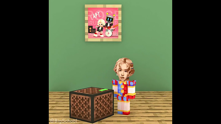 When Rosé has a fake Fun Bot music box 😁