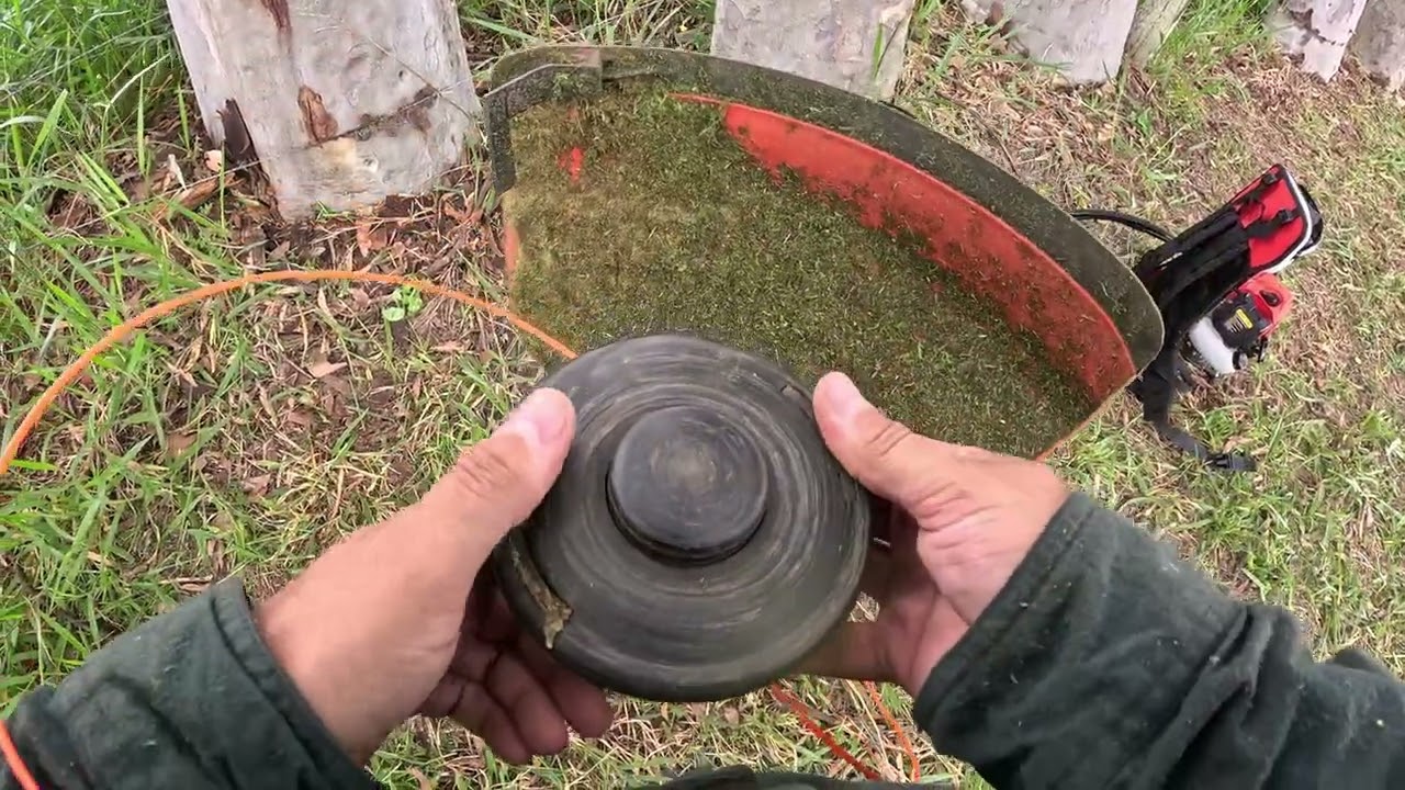 Roçando pasto alto | Muito arame e galhos | ASMR 