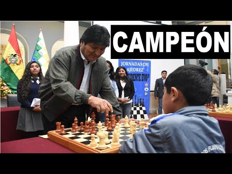 EVO MORALES JUEGA AJEDREZ, INCREÍBLE!