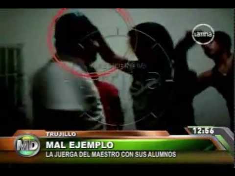 Profesor diablo baila 'perreo' con alumnas en HD