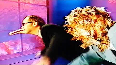Another fight between Jim Moir and Robert Mortimer gets out of hand! Spraying fun and comedy.