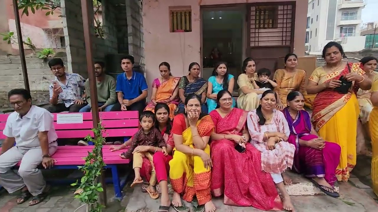 डोळ्यावर पट्टी 😷 बांधून हंडी फोडणे 🤣 हसून हसून पोट दुखेल असा Video 