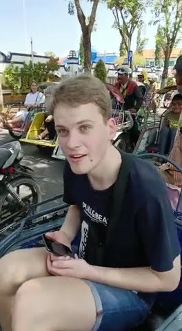 LUCU BULE NAIK BECAK, DITANYA PAKAI BAHASA MADURA, 😂 #videoshorts