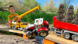 Damian and Darius play with Tractors mud challenge and Kids Adventure