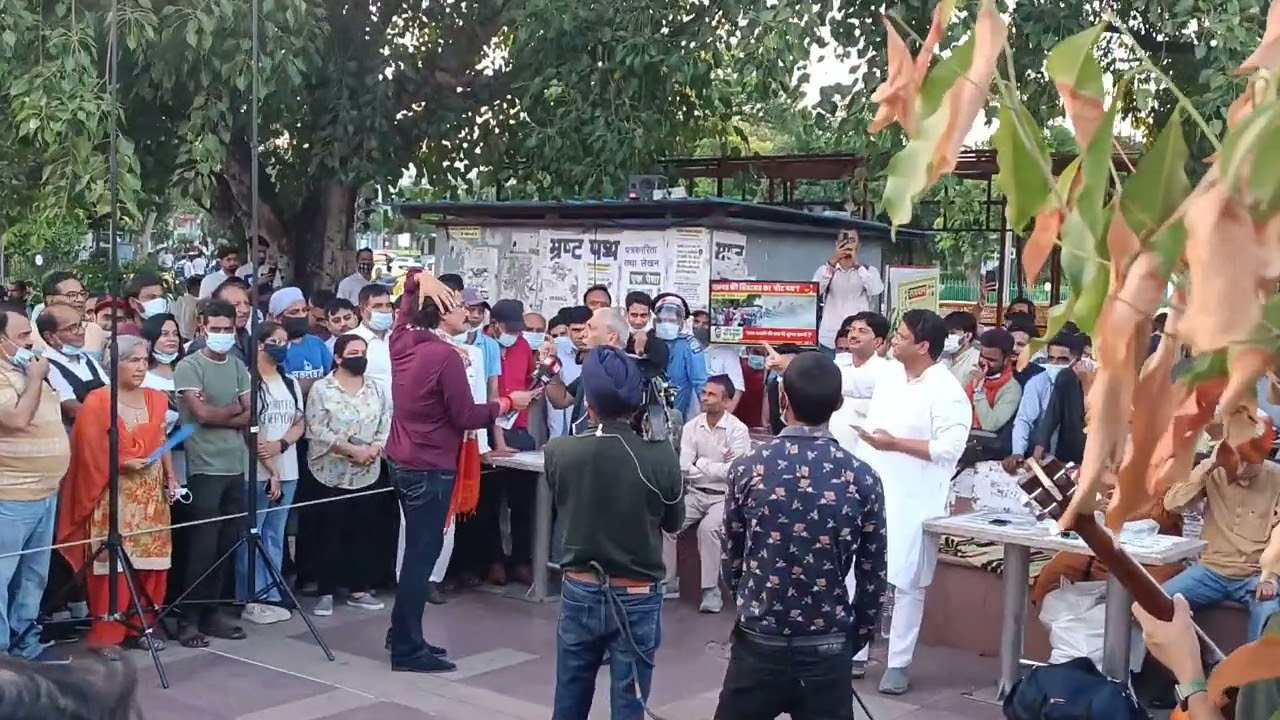 Delhi Live News 18 Debate Connaught Place 