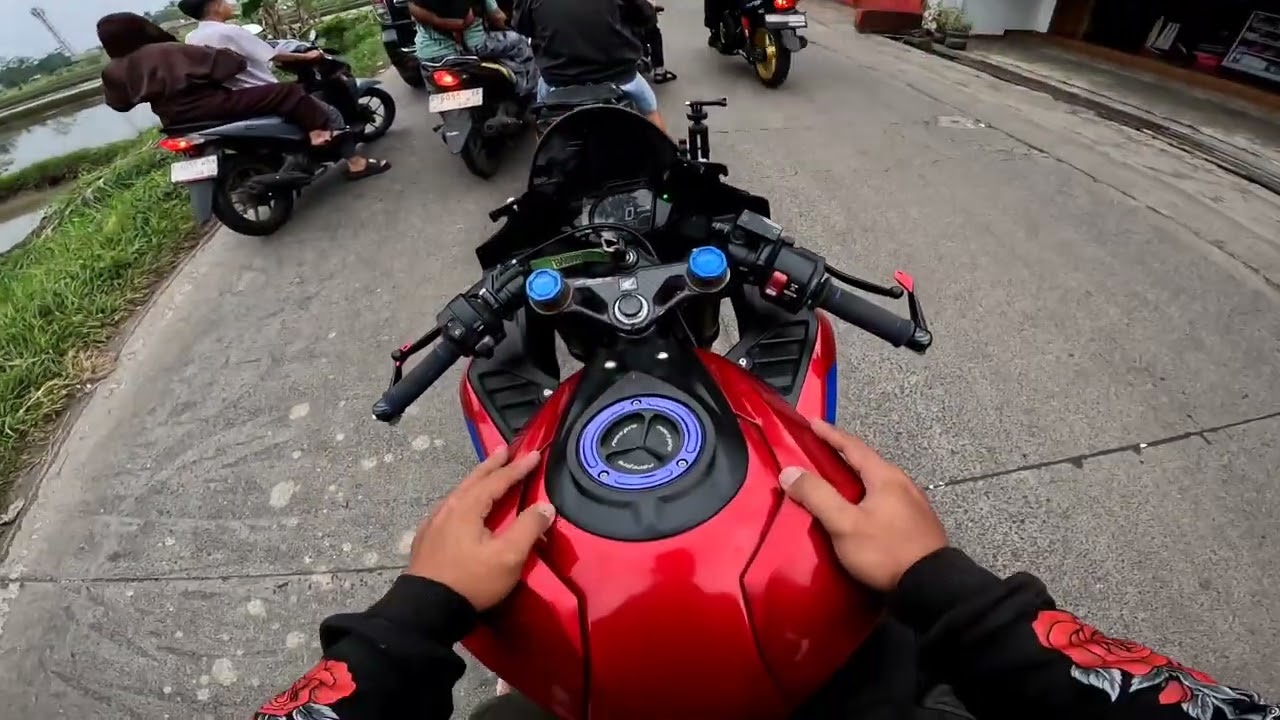 SUASANA SORE RIDING PAKE CBR250RR‼️MACET PARAH AKIBAT JALAN YANG RUSAK⁉️