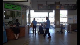関西本線と伊勢鉄道が共用の四日市駅の改札口の風景