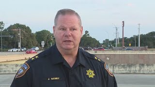 FULL UPDATE: Harris County chase ends in lake, prompting search for suspect