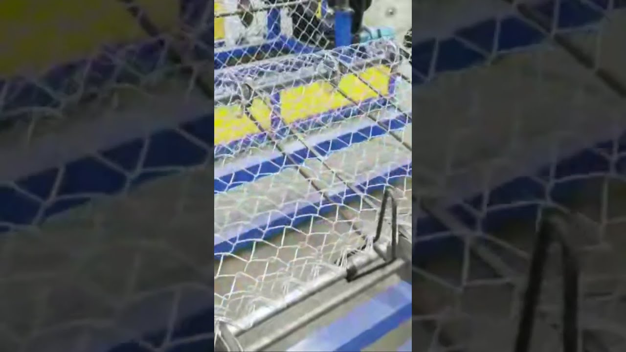 Chain link fence machine